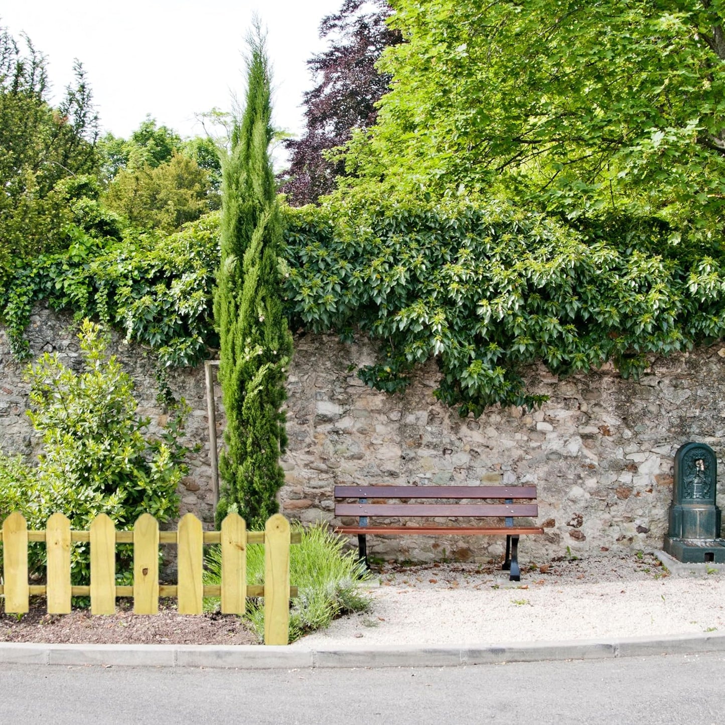AAMEN Wooden Freestanding Picket Fence Panels – Natural Wood Decorative Garden Edging for Patios, Guest Houses & Outdoor Spaces