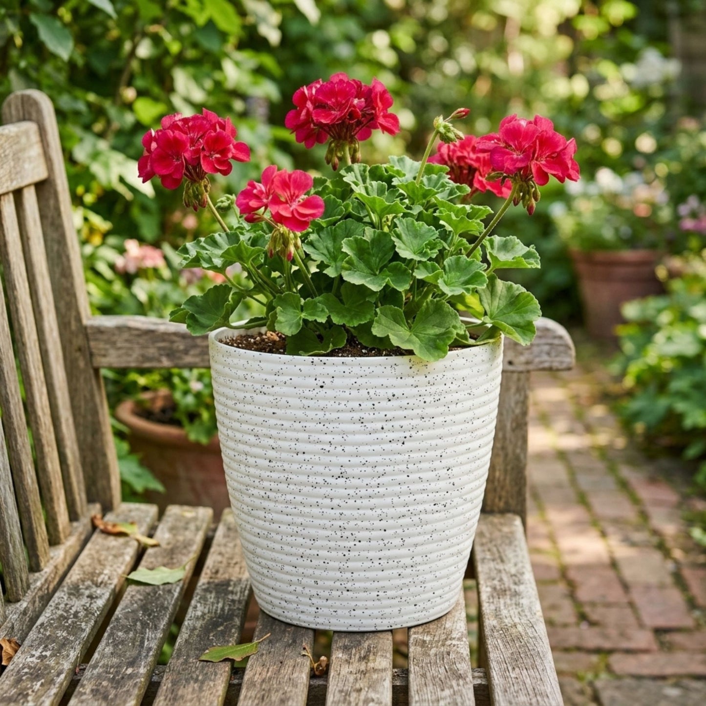 Thread Plastic Planter, Indoor Outdoor Speckled Planter