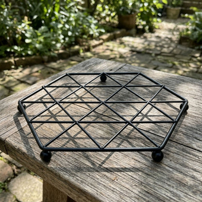 AAMEN Black Metal Trivet for Hot Pots & Casserole Dishes