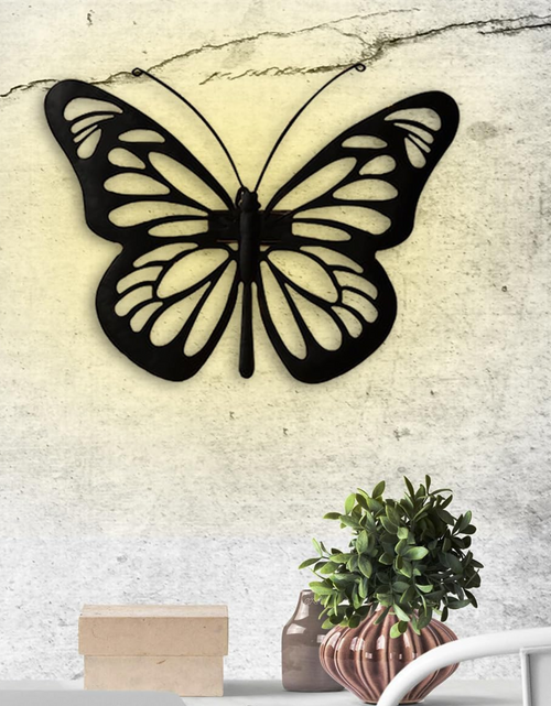 Load image into Gallery viewer, AAMEN Weatherproof Solar LED Butterfly Wall Art, Garden Metal Butterfly Outdoor Fence Ornaments Decoration Lights, Novelty Fence Wall Decoration Light - Outdoor with White Glow
